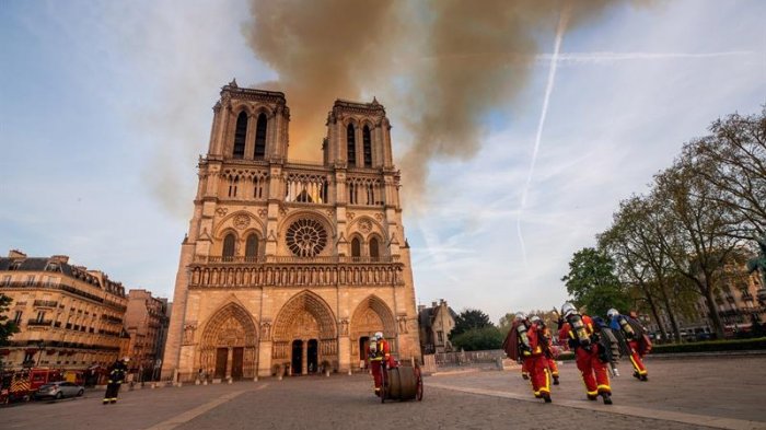 Un lamentable accidente: Autoridades creen que no hubo intencionalidad en incendio que arrasó con Notre Dame