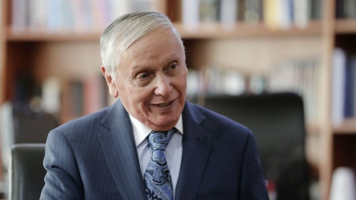 Obispo Durán justifica compra de Mercedes Benz de $88 millones: 