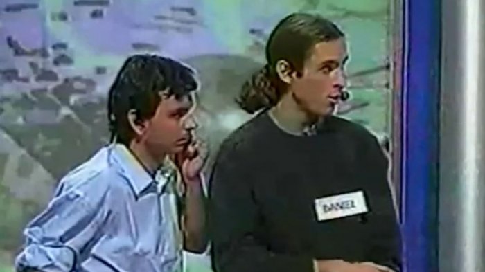 “Era de la onda grunge”: La desconocida participación de Daniel Matamala con pelo largo en El Tiempo es Oro