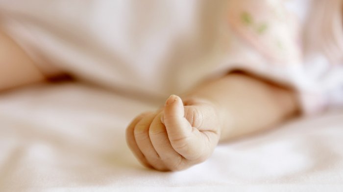 Hospital deberá pagar $100 millones a madre luego que su bebé recién nacido falleciera tras grave negligencia