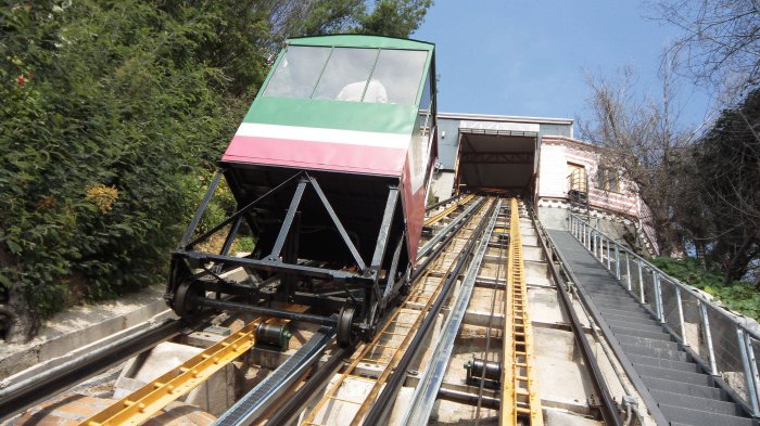 Adultos mayores no pagarán por usar ascensores de Valparaíso