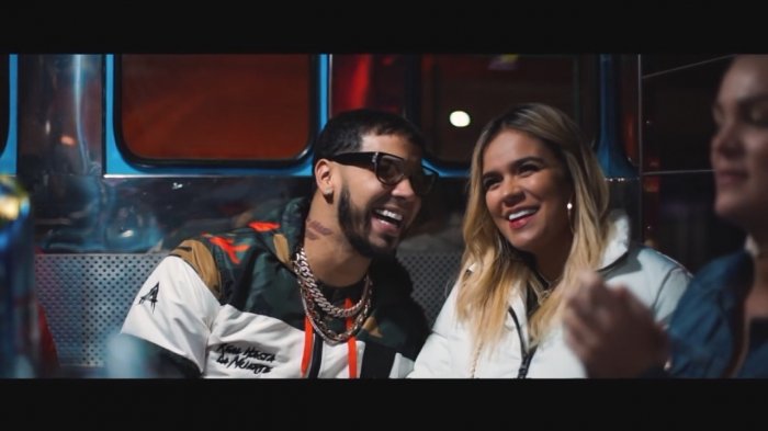 Anuel AA y Karol G sufrieron millonario robo en hotel de Vitacura: Ingresaron a habitaciones con tarjetas clonadas