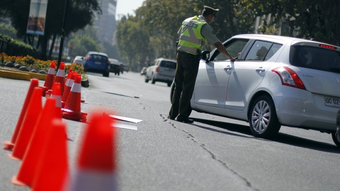 Son 2 marchas: Conoce los desvíos de tránsito que habrá en Santiago durante este 1 de mayo