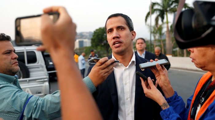 Guaidó admitió que la oposición calculó mal el apoyo militar en el intento de provocar un levantamiento