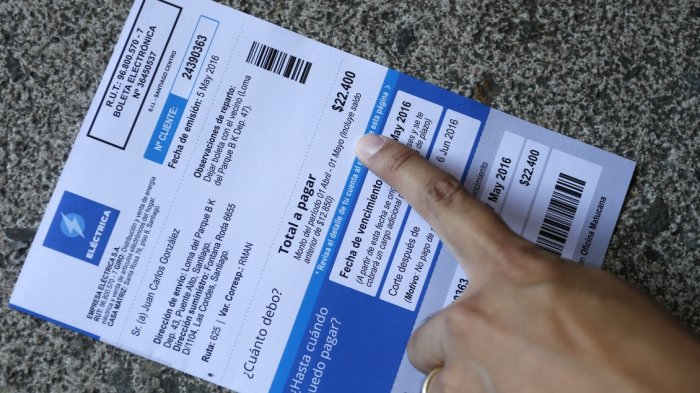 Diputados de oposición piden al Gobierno frenar el decreto que aumentará cuentas de luz en 10,5%