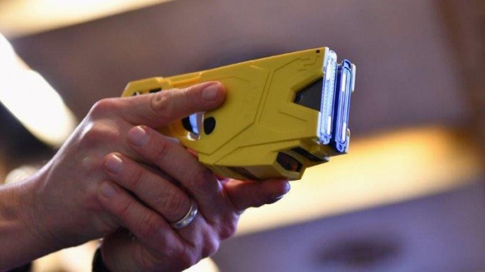 Igual que Argentina: Carabineros implementará armas de electro shock