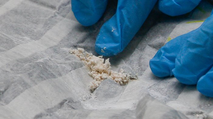 Abuela con discapacidad y su nieta fueron detenidas por tráfico de cocaína y pasta base