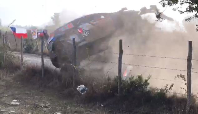 Disputaba el primer lugar: Piloto chileno volcó en la última jornada del Rally