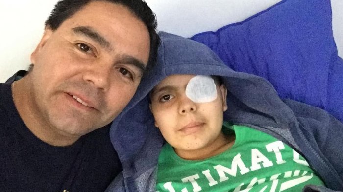 Auxiliar de aseo requiere más de $10 millones para costear tratamiento contra el cáncer que padece su único hijo