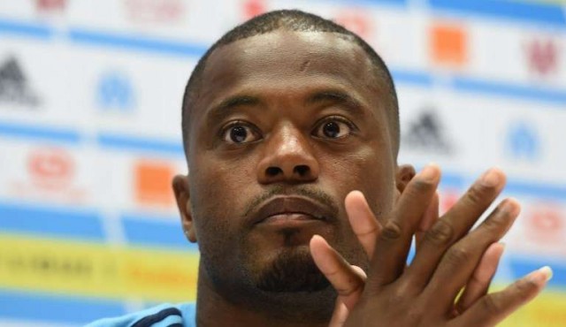 Evra se fue con todo contra Alexis: 