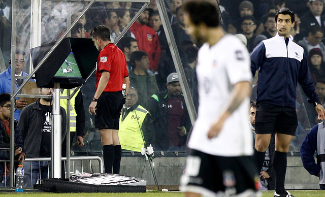 El VAR en Chile comienza a tomar forma y llegó simulador para capacitar a árbitros