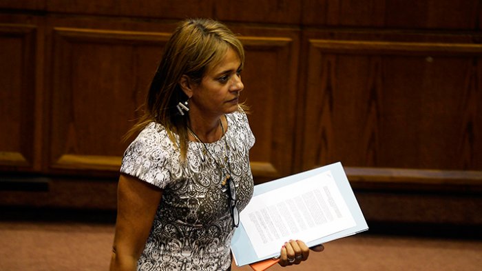 Cuestiona el uso y rendición de más de $3 mil millones: Van Rysselberghe contra Jadue por el uso de dineros de educación