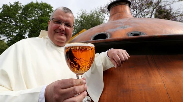 Monjes belgas resucitan cerveza de 220 años después de encontrar la receta