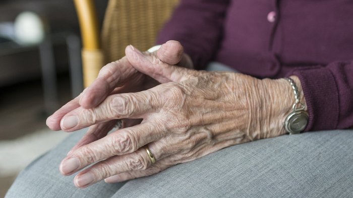 Una mujer de 102 años es sospechosa de asesinar a otra de 92 en un hogar de ancianos