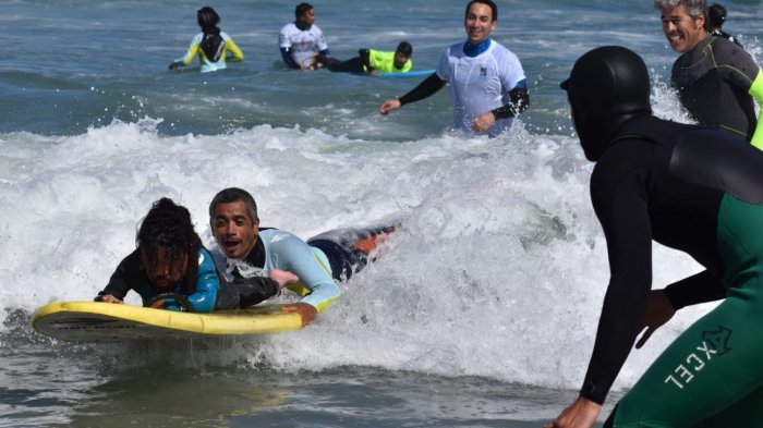 Surf adaptado en Chile: Una iniciativa gratuita para personas discapacitadas