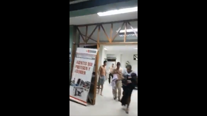 Dio la orden de abrir las celdas y los detenidos se dieron a la fuga: Así se vivió el terremoto en una comisaría de Perú
