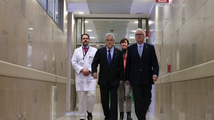 Piñera visitó a estudiante baleado por compañero en Puerto Montt y apoyó la revisión de mochilas