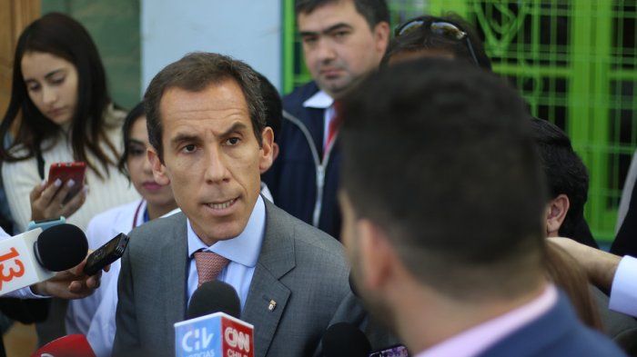 Alessandri afirmó que 10 estudiantes fueron expulsados del Instituto Nacional por aplicación de Aula Segura