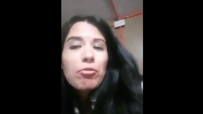 “Mira lo que le hago”: Detienen a mujer que se grabó golpeando a su hija y le envió el video al padre