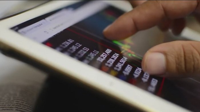 Ahora hasta por WhatsApp: Conozca las nuevas formas para encontrar trabajo (sin moverse de su casa)