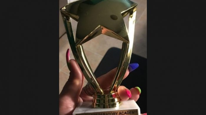 Profesora entregó a niño con autismo “premio al más molesto” del colegio