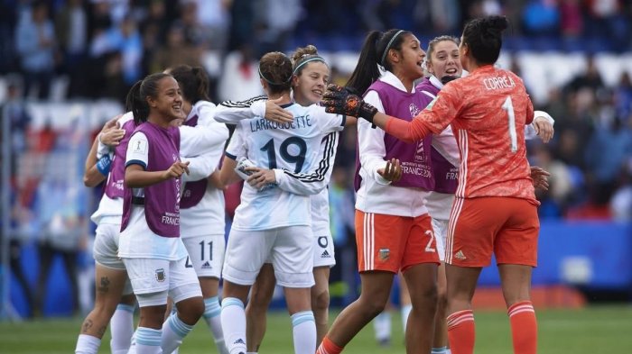Argentina hizo la tarea y le sacó un punto de oro a Japón en el Mundial Femenino