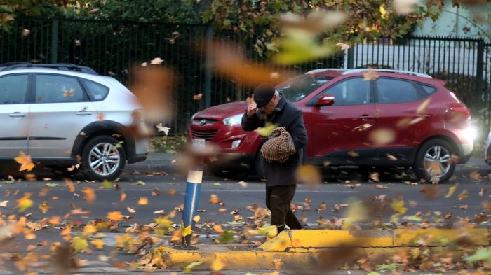 Declaran Alerta Temprana para la Región Metropolitana: Estiman precipitaciones y vientos de hasta 70 km/h