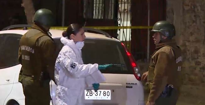 Se parapetó en la casa de unos adultos mayores: Sujeto está grave tras intercambio de disparos con Carabineros