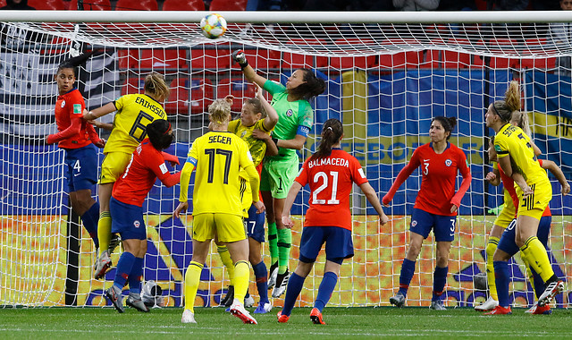 La polémica portada de Charlie Hebdo en que se burla del Mundial de Francia 2019