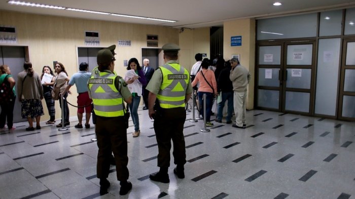 Nueva protesta: Adulto mayor se realizó cortes en sus brazos en oficinas del Compin