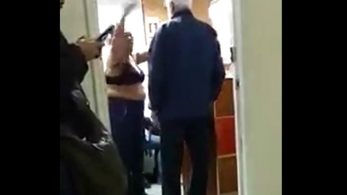 “Si no me pagan, me voy a desnudar”: Mujer amenazó con sacarse la ropa por licencias impagas en Compin