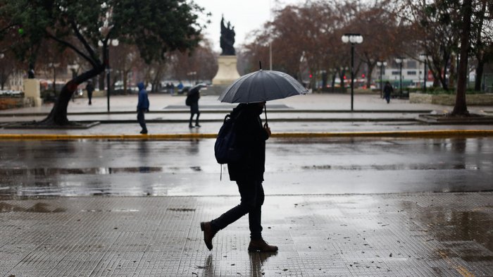 Vuelven las lluvias: Declaran Alerta Temprana Preventiva por sistema frontal en la región Metropolitana