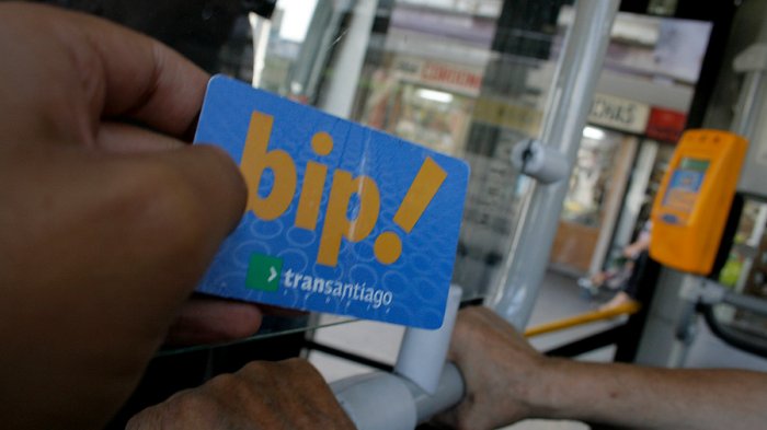 $1.200 millones han sido retenidos: Buscan que carga de tarjeta Bip! no caduque para que usuarios no pierdan su dinero