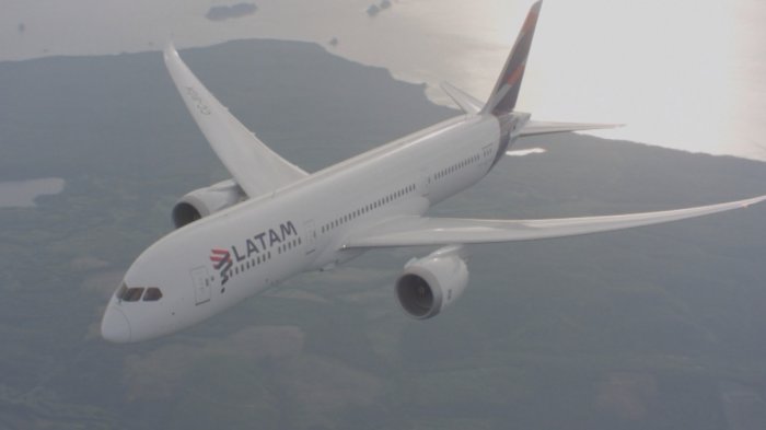 La mejor forma de ver el eclipse solar total será desde el aire