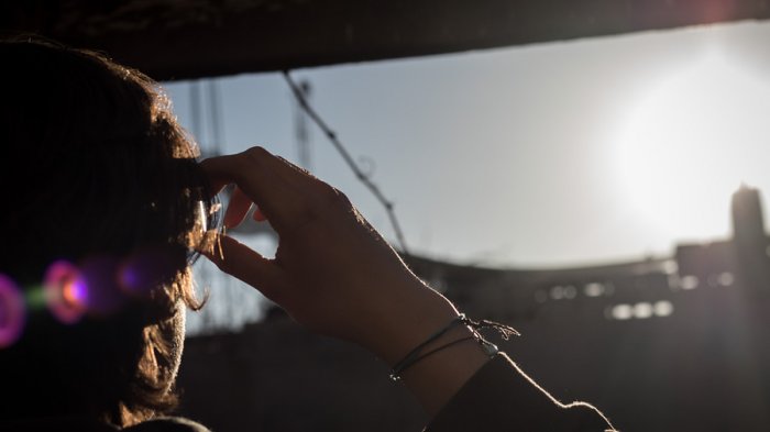 No es un juego: Mirar el eclipse sin protección podría generar daños irreparables en tu visión