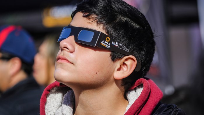 Paso a paso: Dos simples formas de hacer cámara oscura para ver el eclipse