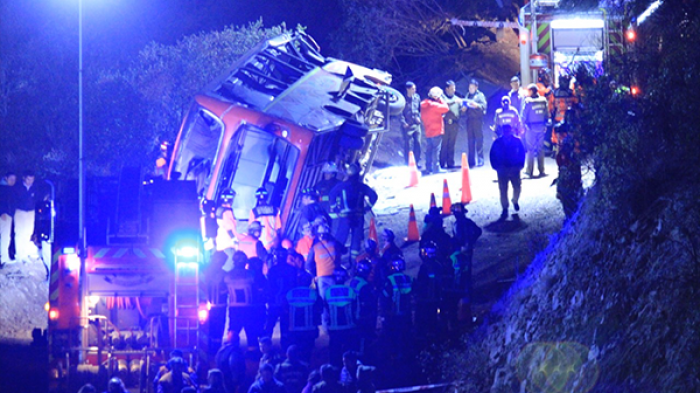 Al menos cuatro personas murieron en volcamiento de bus en Colina