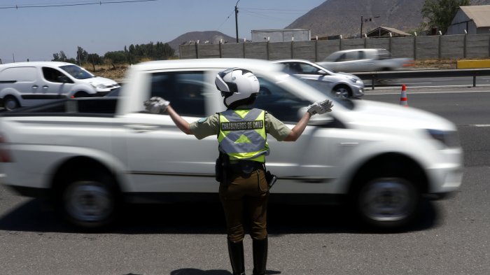 Año y sello verde dan lo mismo: Si tiene una camioneta, cuídese de los partes por salir con preemergencia
