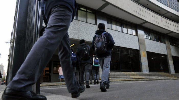 Instituto Nacional vuelve a clases tras vacaciones: Repararon los baños e instalaron cámaras de vigilancia