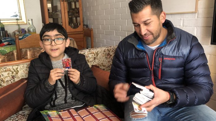 ¡Final feliz! Niño que dibujó lámina de Vidal cumplió su sueño y ahora podrá completar el álbum