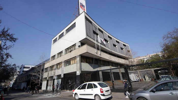 Instituto Nacional aprueba nuevo reglamento interno e incorpora sanciones para apoderados