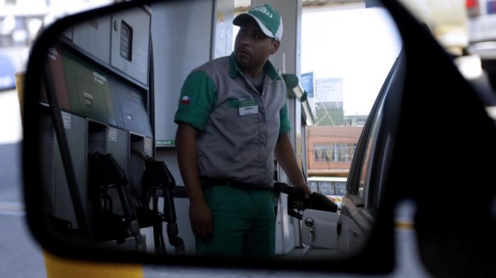 Nueva alza de las bencinas: Parafina subirá 8 pesos por litro