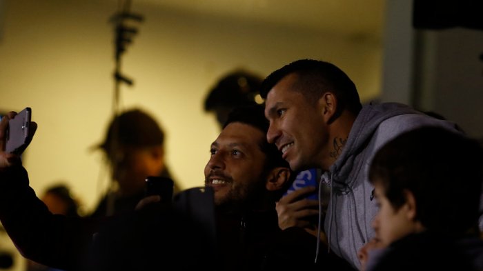 Le puso fecha: Gary Medel anunció cuándo podría volver a Católica