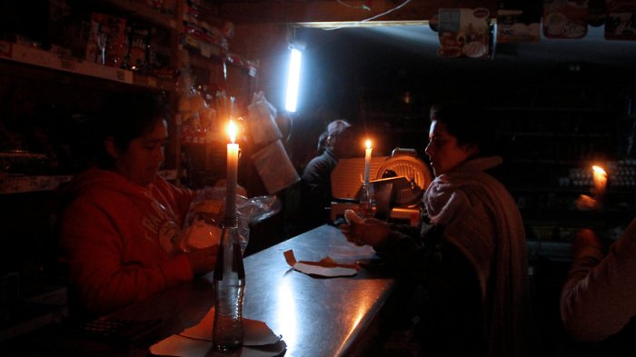 Masivo corte de energía eléctrica afecta a Puerto Montt: Reposición será progresiva