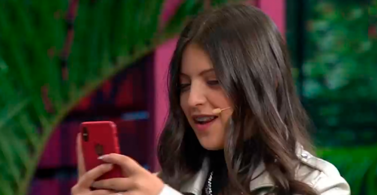 Ignacia Antonia enseñó a usar Tik Tok al panel de Viva La Pipol