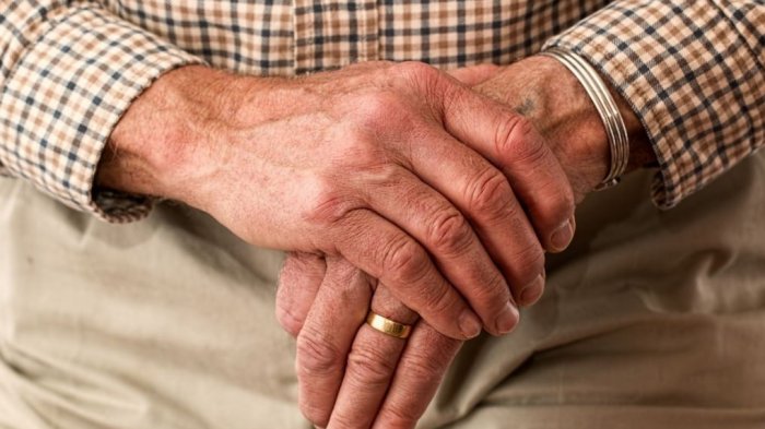 Anciano de 77 años falleció en Hospital de Puerto Montt: Esperó 12 horas por su atención