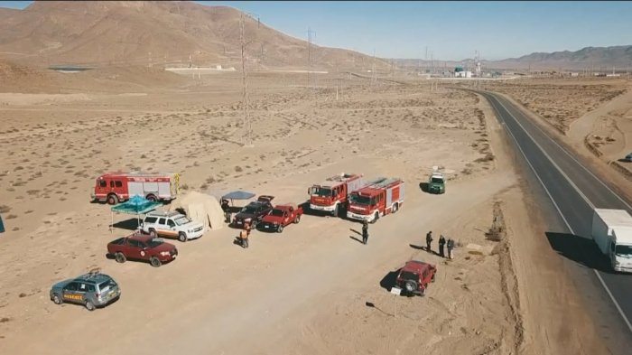Padre de bombero desaparecido en aluvión pospondrá su búsqueda para ayudar a encontrar a presunta víctima de colectivero