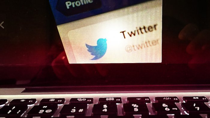 Instituciones públicas deberán desbloquear de redes sociales a 47 usuarios por orden de Contraloría