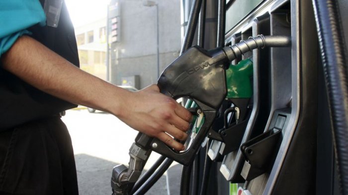 Por tercera semana consecutiva: ENAP anuncia nueva alza en las bencinas