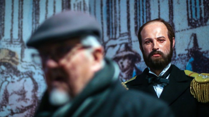 “Se escuchó al público”: Despiden al escultor de las figuras del Museo de Cera de Las Condes